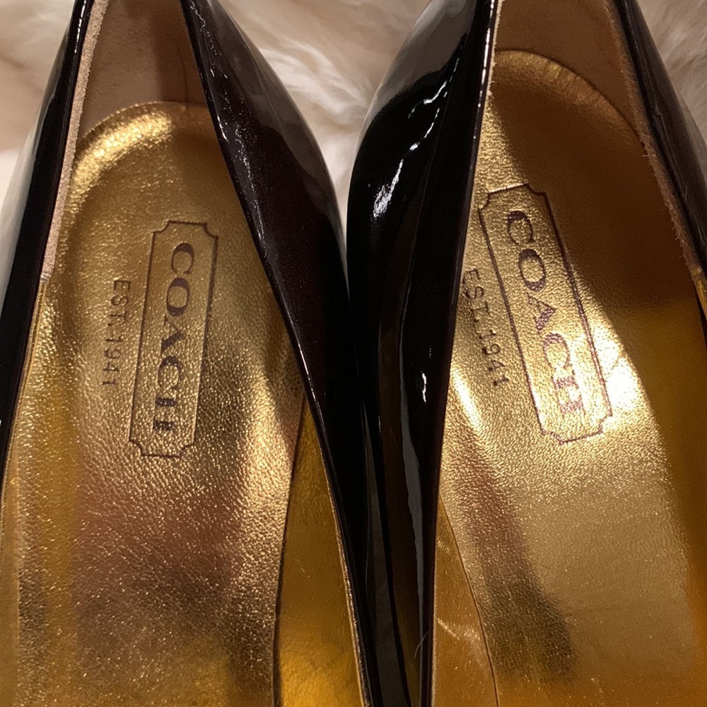 NWOT enamel coach heels - Picture 4 of 6